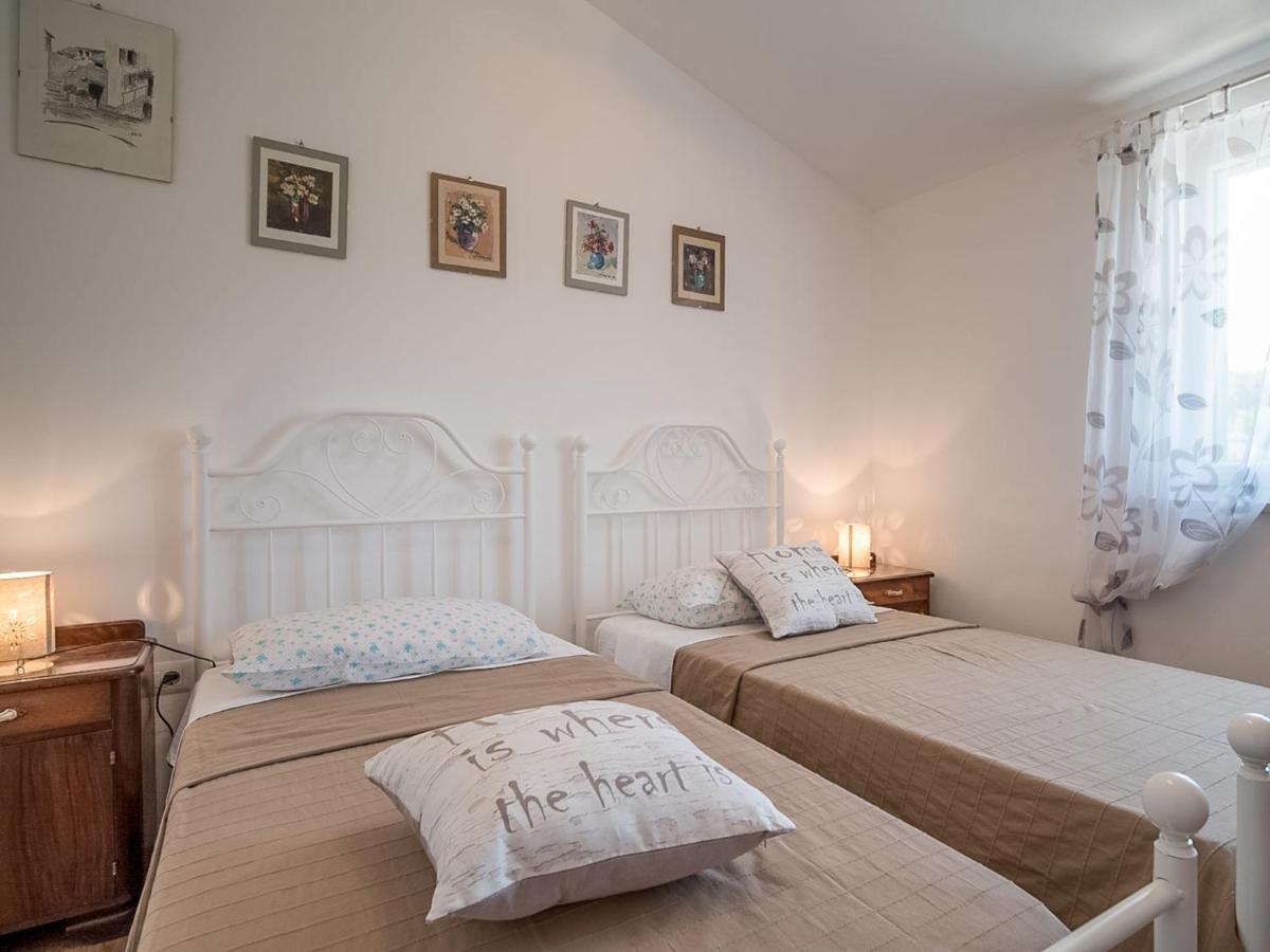 Boskari Holiday Home Villa Malini By Interhome מראה חיצוני תמונה